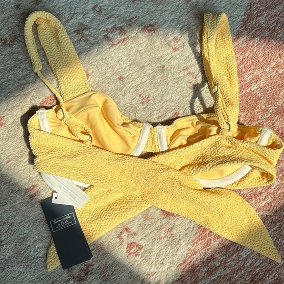 Abercrombie and Fitch yellow underwire bikini top - Picture 2 of 3